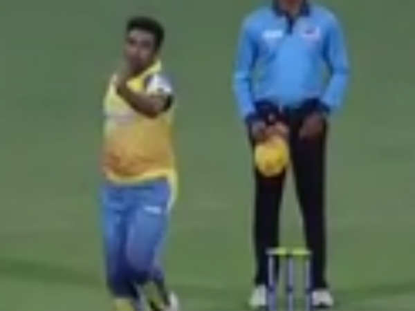 பவுலிங் சர்ச்சை 