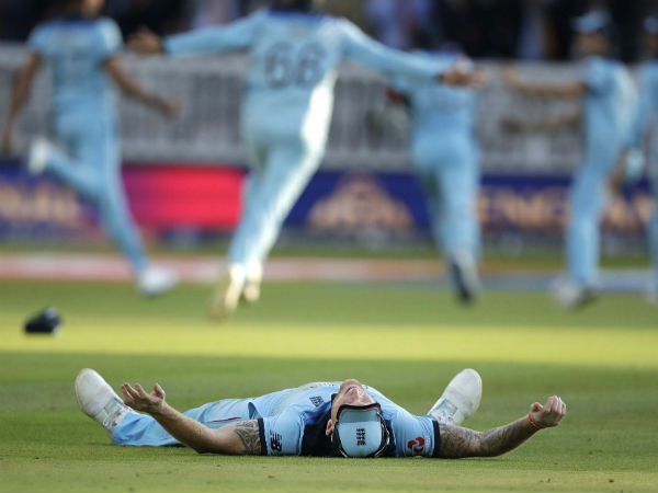 ஸ்டோக்சுக்கு விருது 