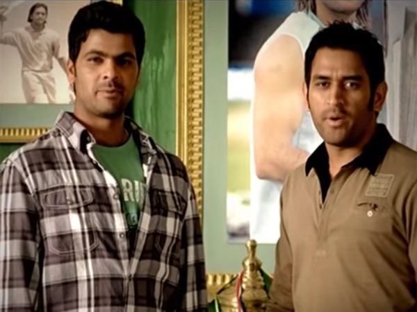 தோனிக்கு கொடுக்க வேண்டிய பணம்