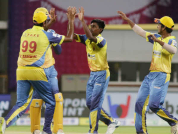 முதல் பந்தில் அதிர்ச்சி 