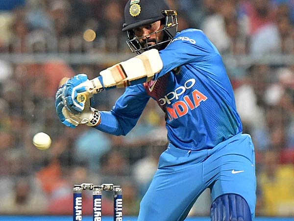 தினேஷ் கார்த்திக் 