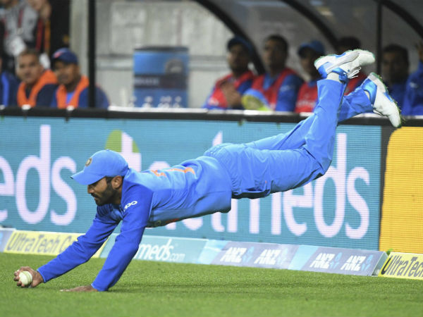 தினேஷ் கார்த்திக் பீல்டிங் எப்படி?