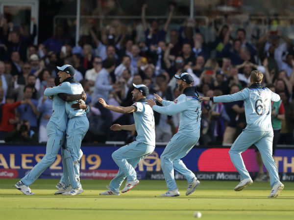 அதிக டாட் பால்