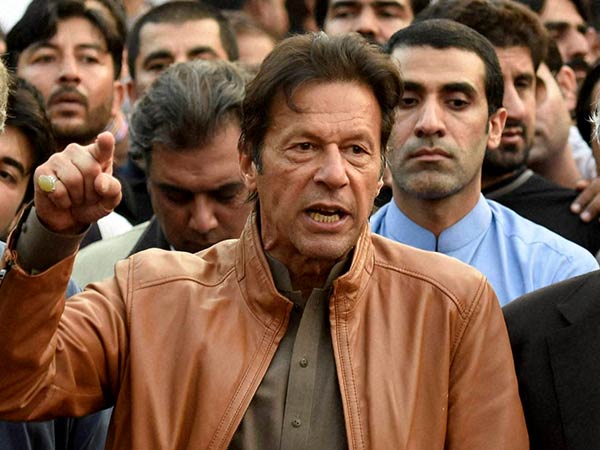 இம்ரான் கான் வலியுறுத்தல் 