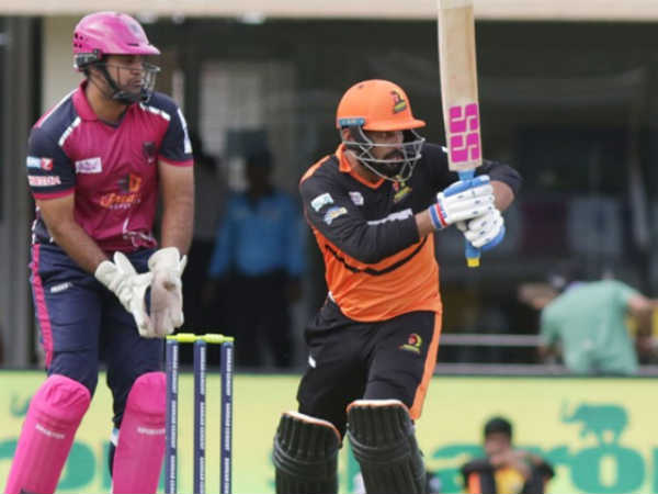 முரளி விஜய் அதிரடி ஆட்டம்