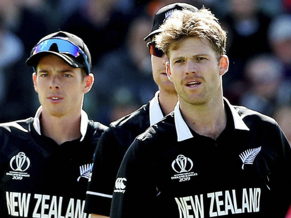 காயம் அடைந்தார் 