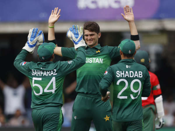 பாகிஸ்தான் வெளியேற்றம்