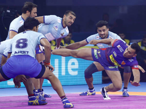 Pro Kabaddi League 2019 : Dabang Delhi beats Tamil Thalaivas by just one point