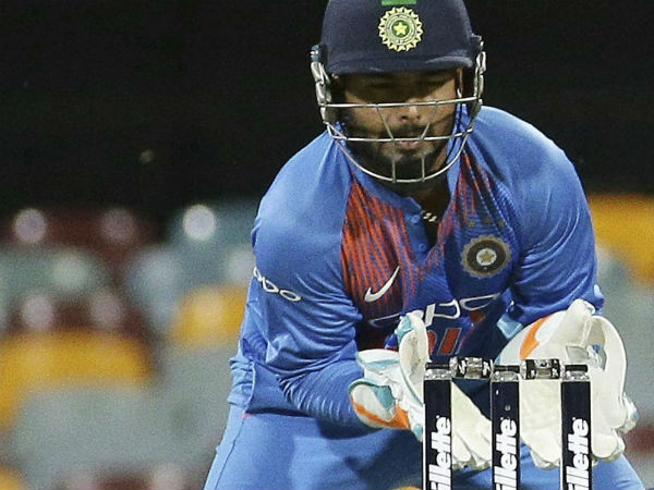 அணியின் விக்கெட் கீப்பர் யார்?