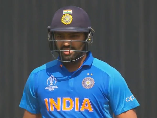 வரிசையாக விக்கெட் 