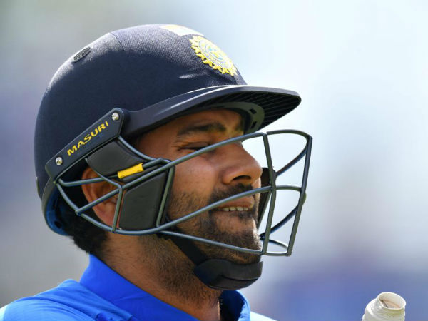 122 ரன்கள் குவிப்பு 