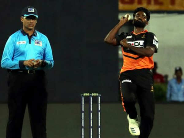 ஹரிஷ் அவுட் 