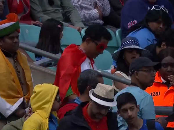 கோபத்தில் ரசிகர்கள் 