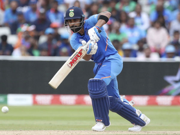 கலாய்க்கும் ரசிகர்கள் 