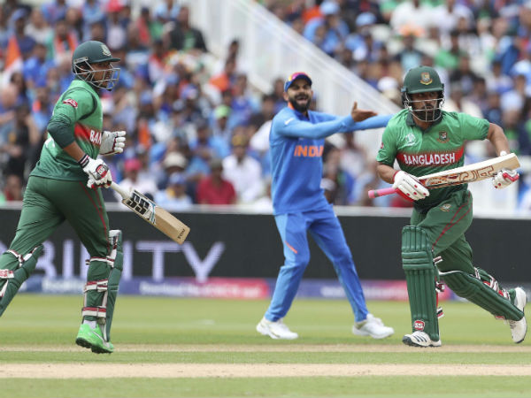 ரன் கொடுத்தார் 