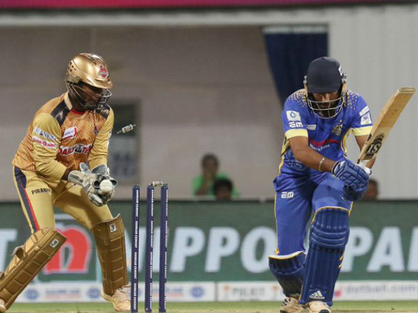 33 ரன்களில் வெற்றி 