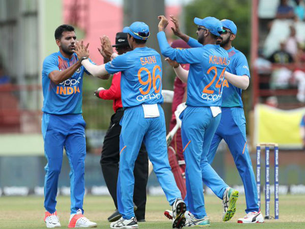 இளம் வீரர்களுக்கு வாய்ப்பு