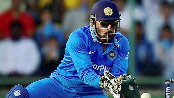 கூலாக பேசிய தோனி 