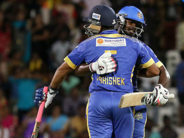 175 ரன்கள் குவிப்பு 