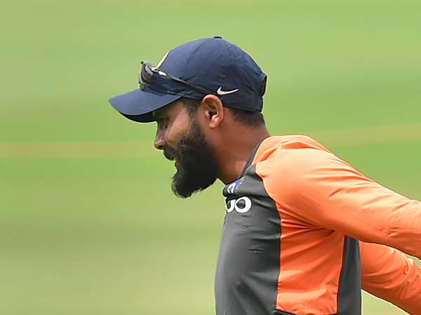 பெஞ்ச்சில் அமர்ந்தார்