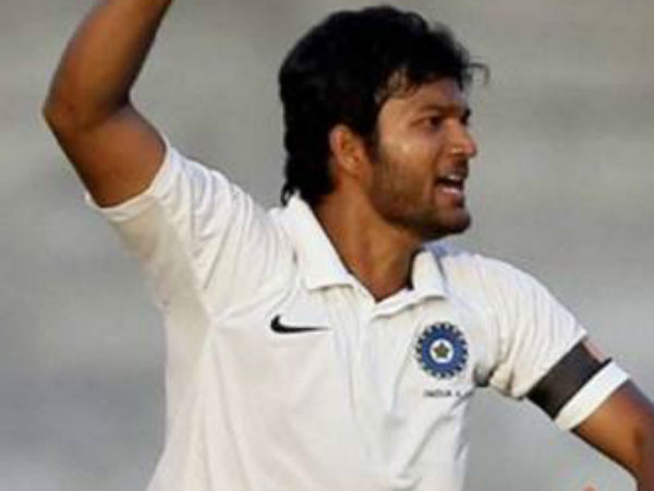 எத்தனை ரன்கள், விக்கெட்கள்?