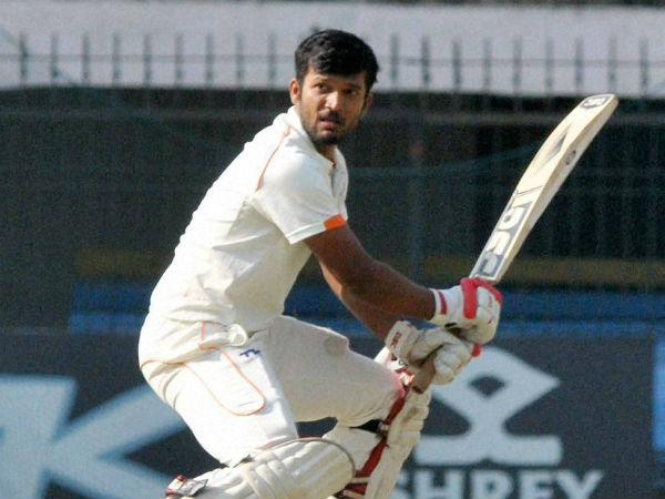 ஆச்சரியம் அடைந்தனர்