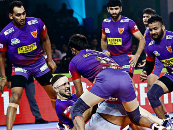 PKL 2019 : Dabang Delhi beat Jaipur Pink Panthers ; Puneri Paltan won Gujarat Fortunegiants