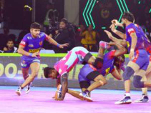 PKL 2019 : Dabang Delhi beat Jaipur Pink Panthers ; Puneri Paltan won Gujarat Fortunegiants