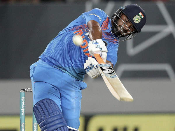 2ஆம் போட்டியில் என்ன செய்தார்?