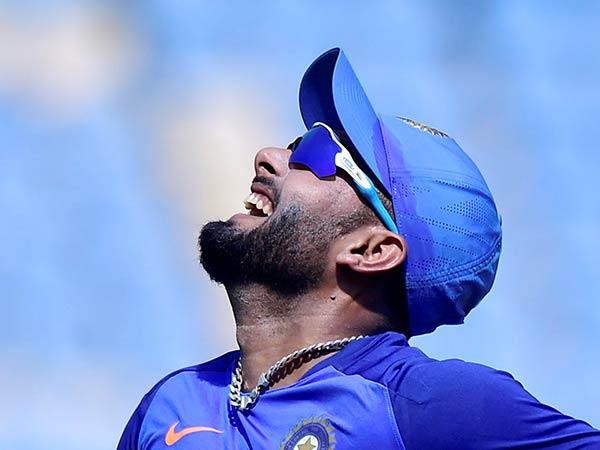 அவர் திறமைசாலி 