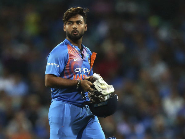 இணையானவர் 