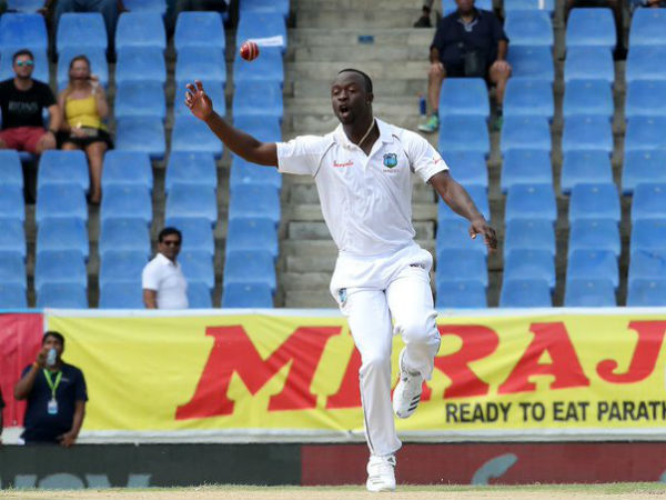 அசத்திய ரோச் 