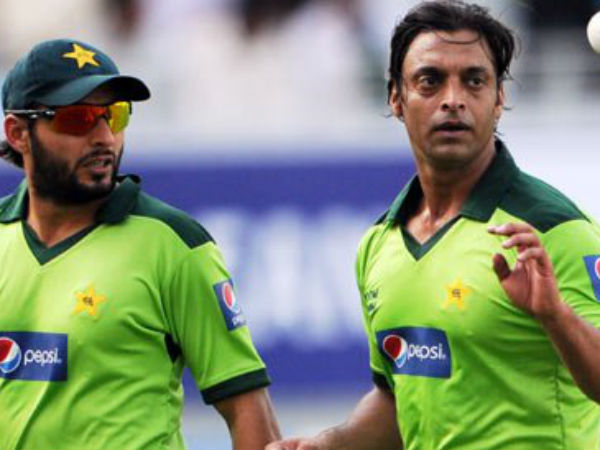 9 அணிகள் 