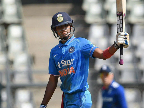 வாய்ப்புக்காக வெயிட்டிங் 