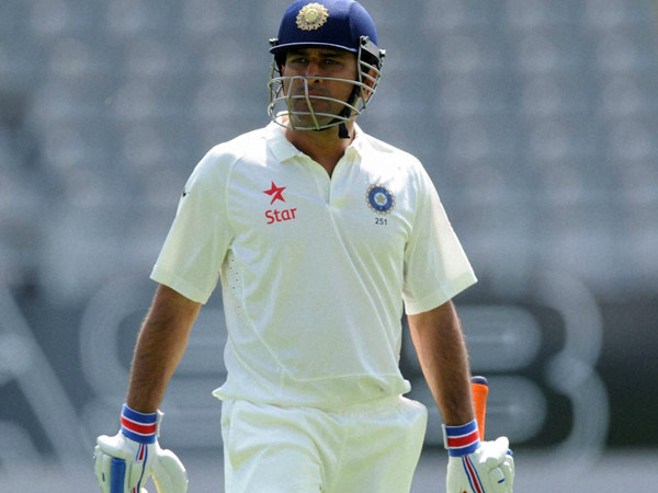 தோனியை முறியடித்துள்ளார்