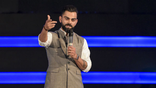 விராட் கோலி ஸ்டாண்டு