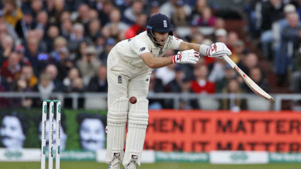 தண்ணீர் குடித்தார்