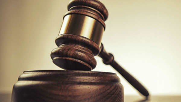 என்ன வழக்கு?