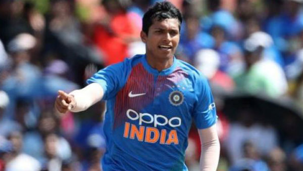 இந்தியா பந்துவீச்சு 