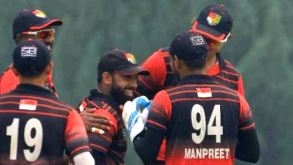 சிங்கப்பூர் அசத்தல் பேட்டிங் 