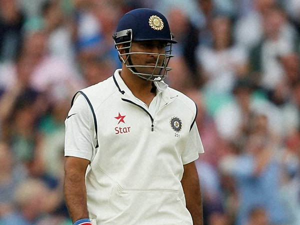 தோனி முதல் இடம்