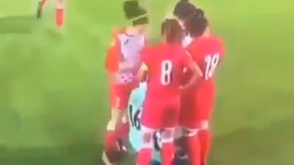 சூழ்ந்து நின்றனர்