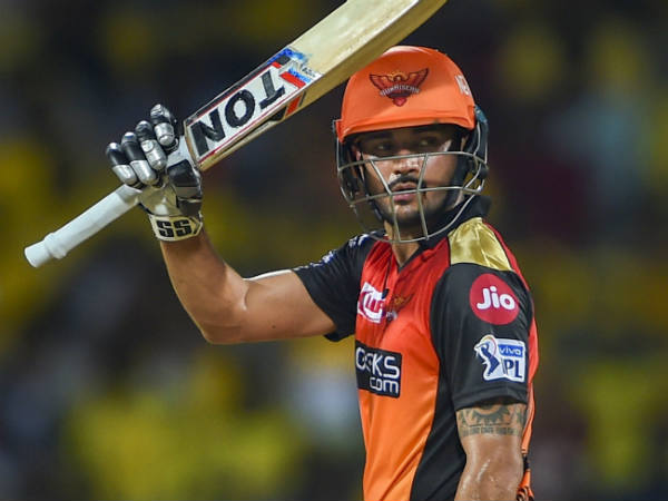 அணியில் மாற்று வீரர்