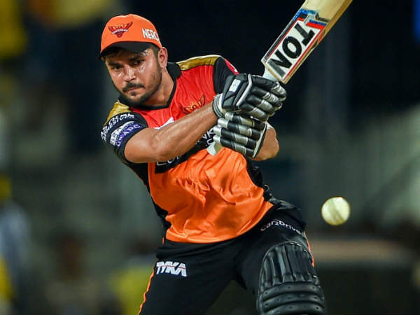 கோலி, ஜடேஜாவுடன் ஆடினார்