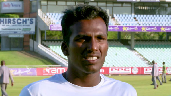 ஒரே ஓவரில் விக்கெட்