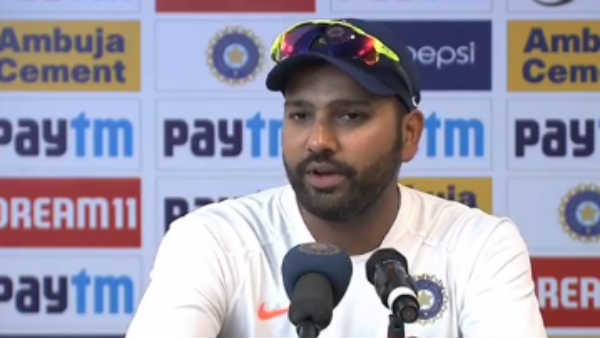 பத்திரிக்கையாளர்கள் சிரிப்பலை