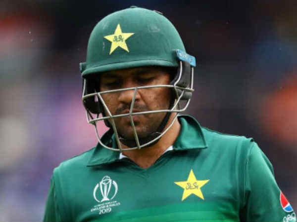 சர்பராஸ் நீக்கம்