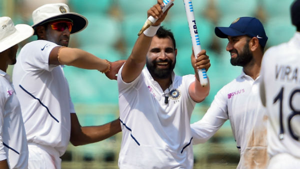 வாசிம் அக்ரம் சாதனை