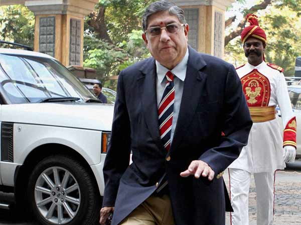 சீனிவாசன் காய் நகர்த்தல் சீனிவாசன் காய் நகர்த்தல்