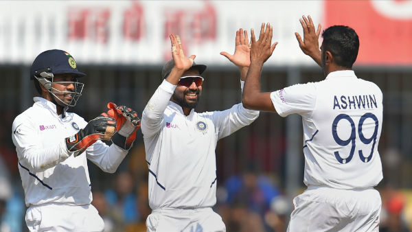 போட்டியில் வீசினார்